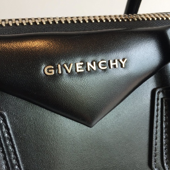 Authentic GIVENCHY Antigona Small Bag - Picture 2 of 6